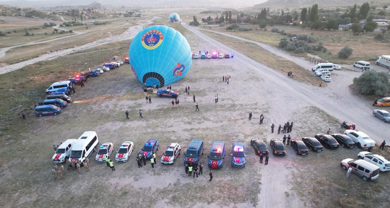 Jandarmanın kuruluş yıl dönümü gökyüzünde kutlandı