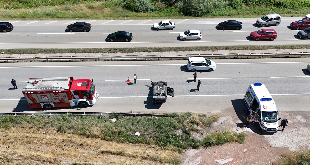 Ticari araçla çarpışan otomobil 175 metre sürüklendi: 4 yaralı