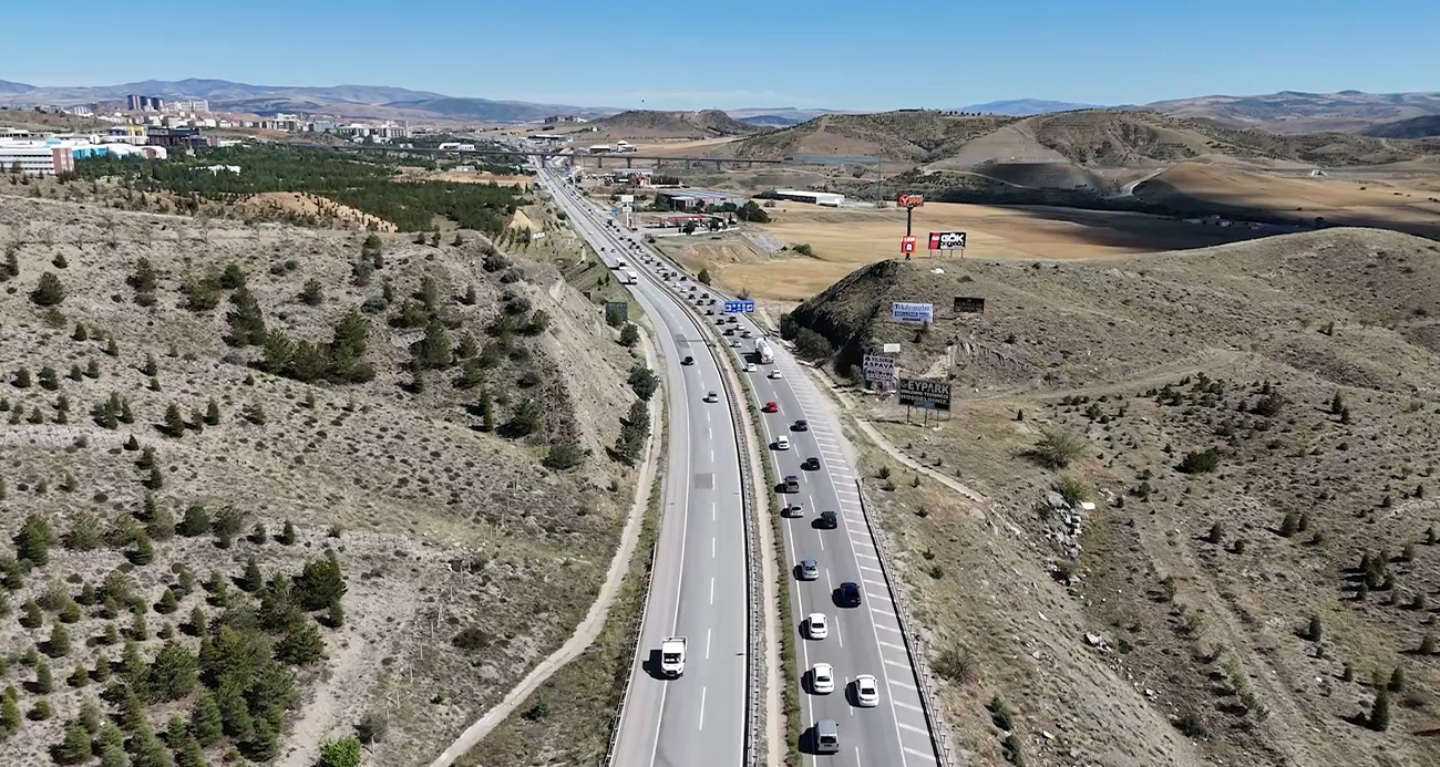 43 ilin geçiş noktası dronla görüntülendi: Araç sayısı 12 binden 80 bine çıktı