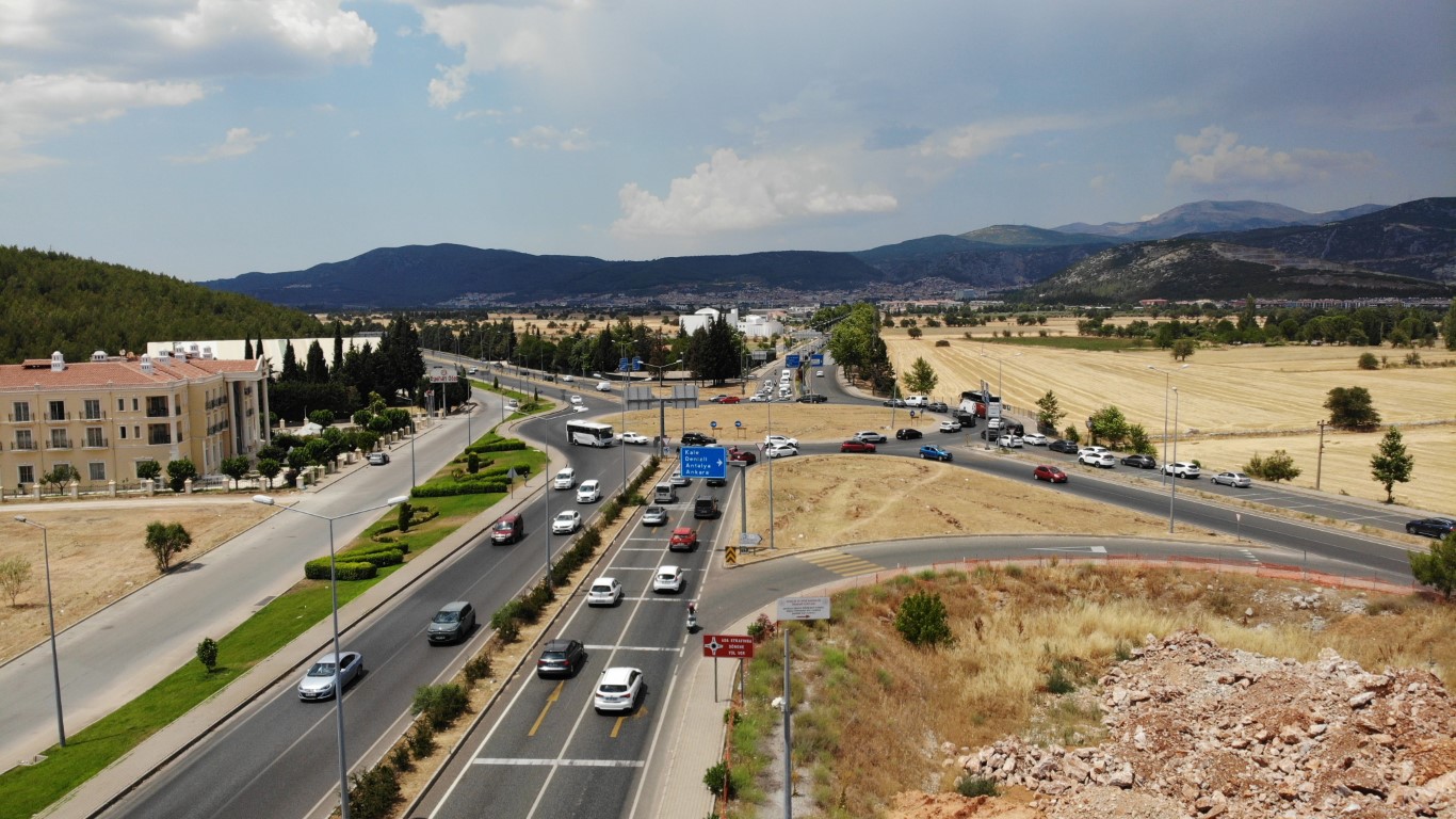 Tatilcilerin dönüş çilesi başladı