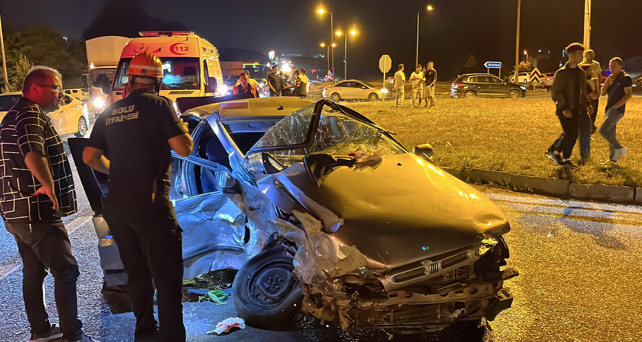 Bolu’da dönel kavşakta feci kaza: 4 yaralı