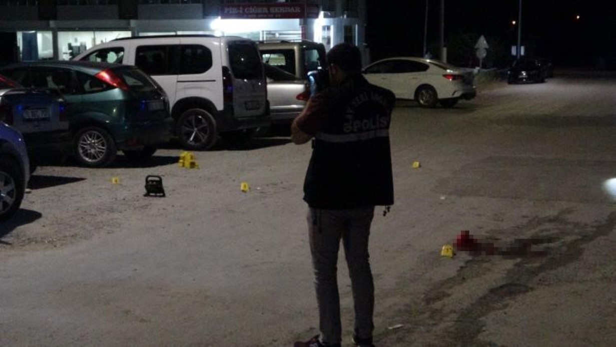 Husumetli aileler düğünü kana buladı: 1 ölü, 1 ağır yaralı