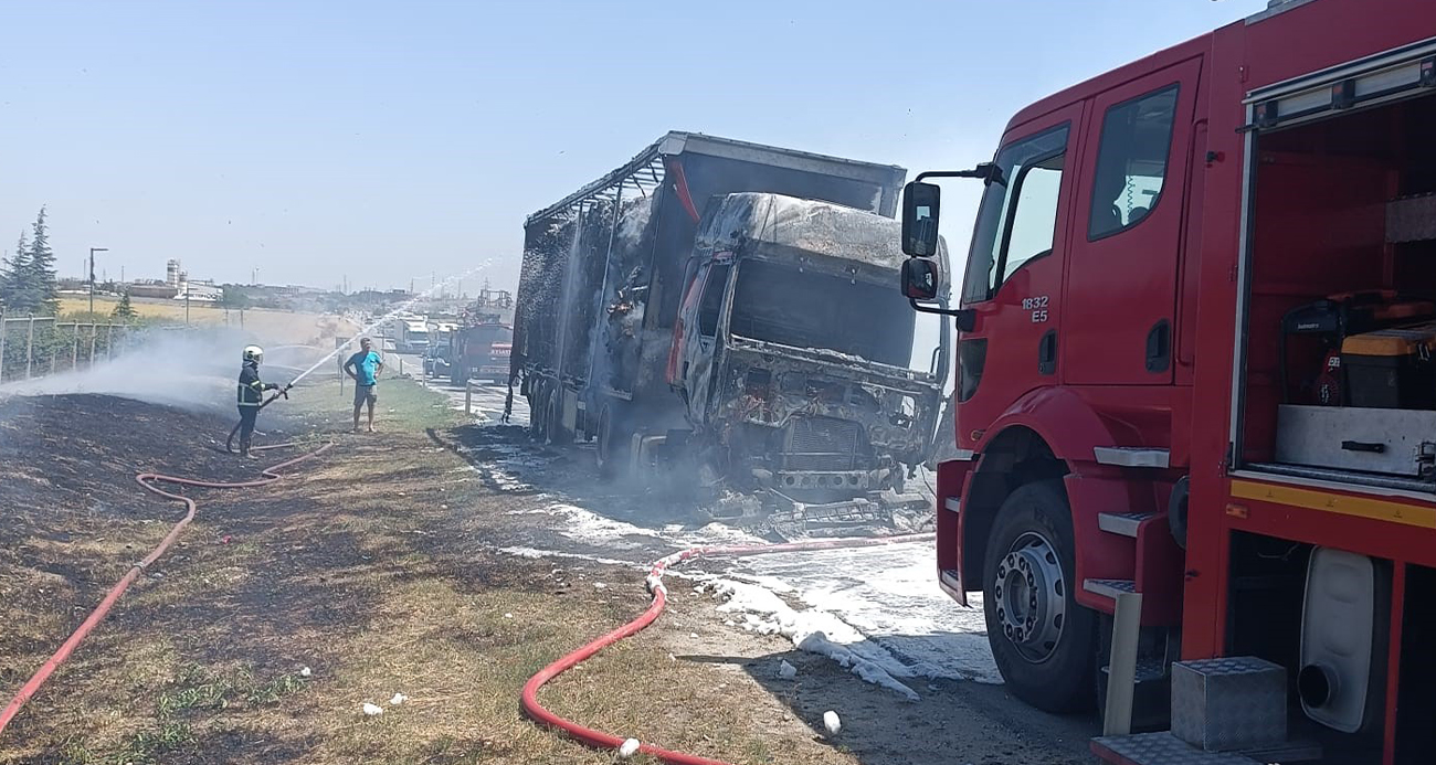 D-100 karayolunda tır yangını