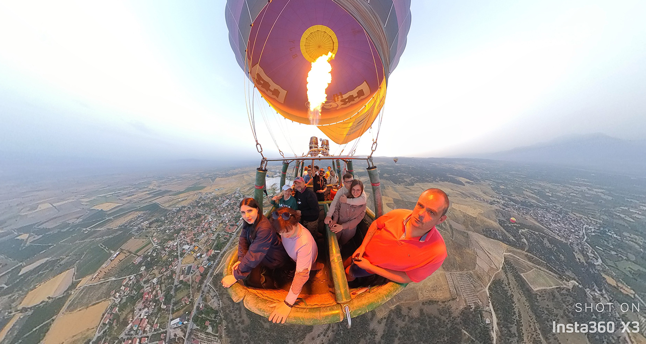 Pamukkale’de balonlar günde 300 turist ile birlikte yükseliyor