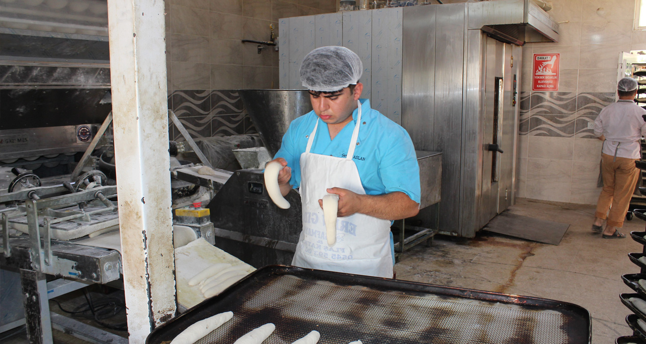 Siirt’te öğrenciler günde 6 bin ekmek üretiyor