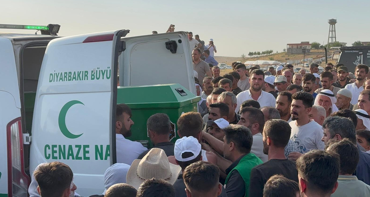 Mardin ve Diyarbakır arasında çıkan yangında hayatını kaybedenlerin sayısı 15’e çıktı