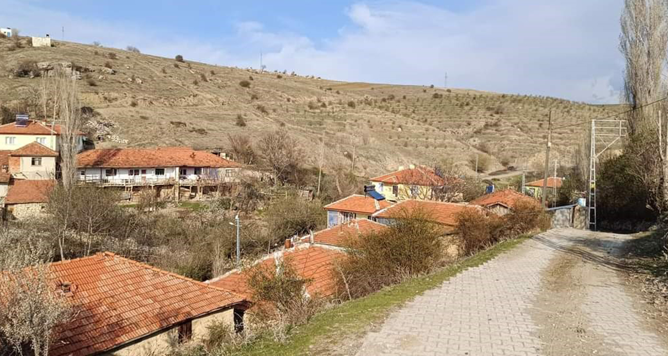 Köyün su ihtiyacına yetişemeyen muhtardan güldüren isyan