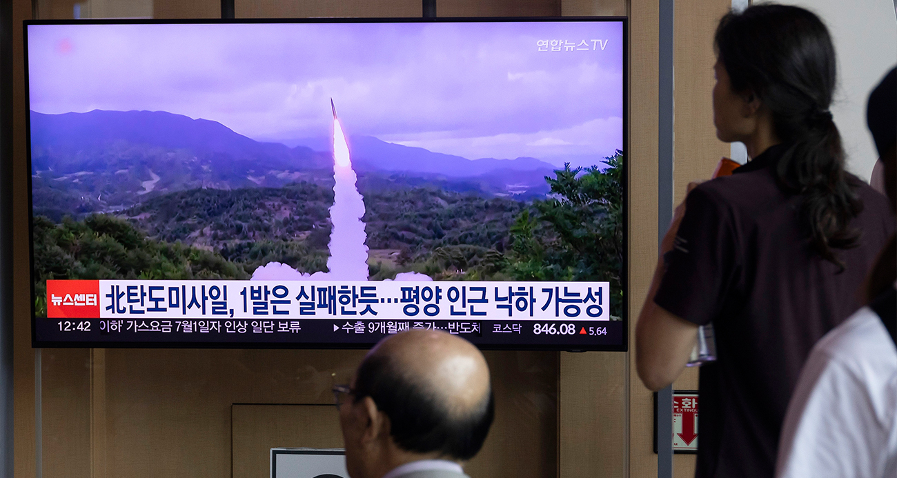 Kore Yarımadası&#039;nda yüksek gerilim: Kuzey Kore 2 balistik füze fırlattı