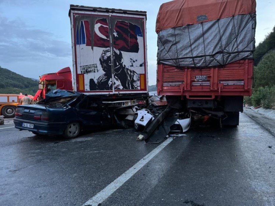 Sakarya’da 8 araçlı feci kaza: 1 ölü, 6 yaralı