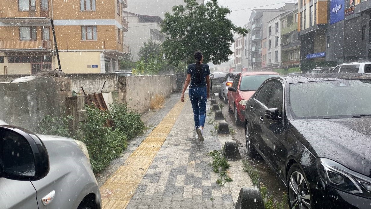 Kocaeli’de yollar nehre döndü