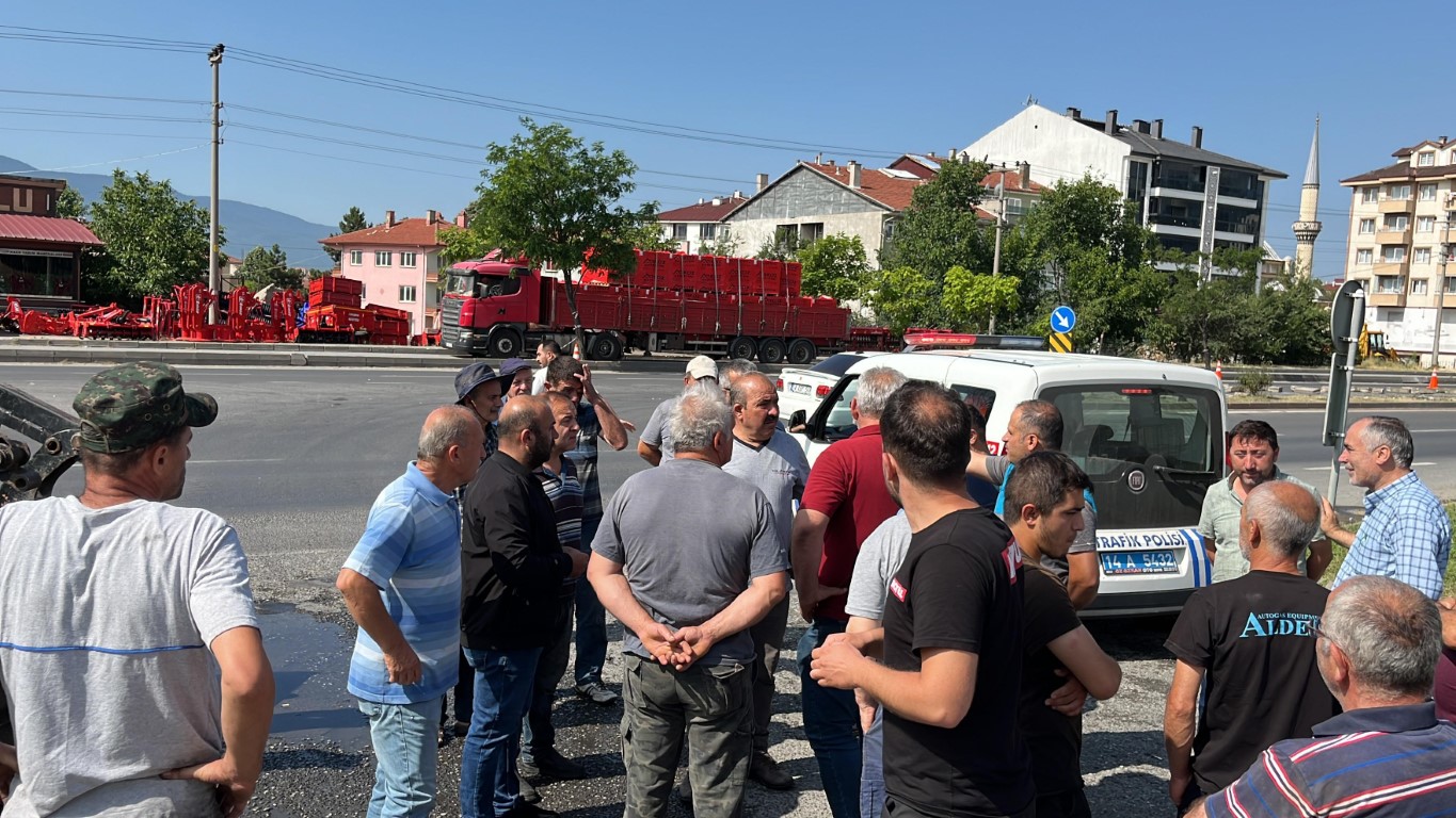 Bolu’da ölümlü kazaların meydana geldiği kavşak kapatılıyor: Sanayi esnafı ayaklandı