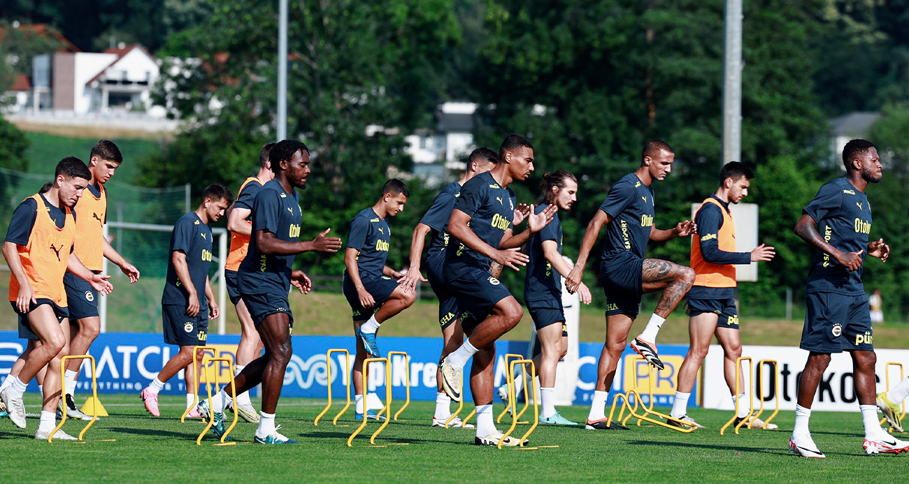 Fenerbahçe, günü çift antrenmanla tamamladı