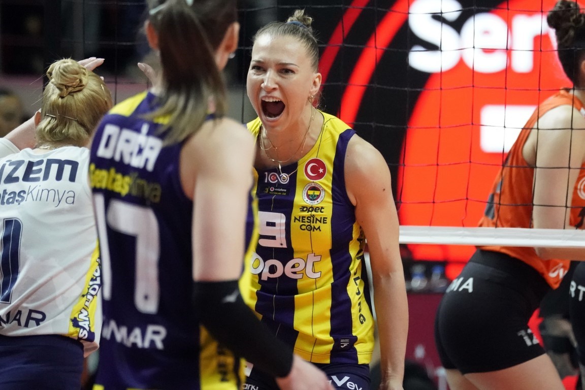 Fenerbahçe Kadın Voleybol Takımı, 4 isimle sözleşme yeniledi