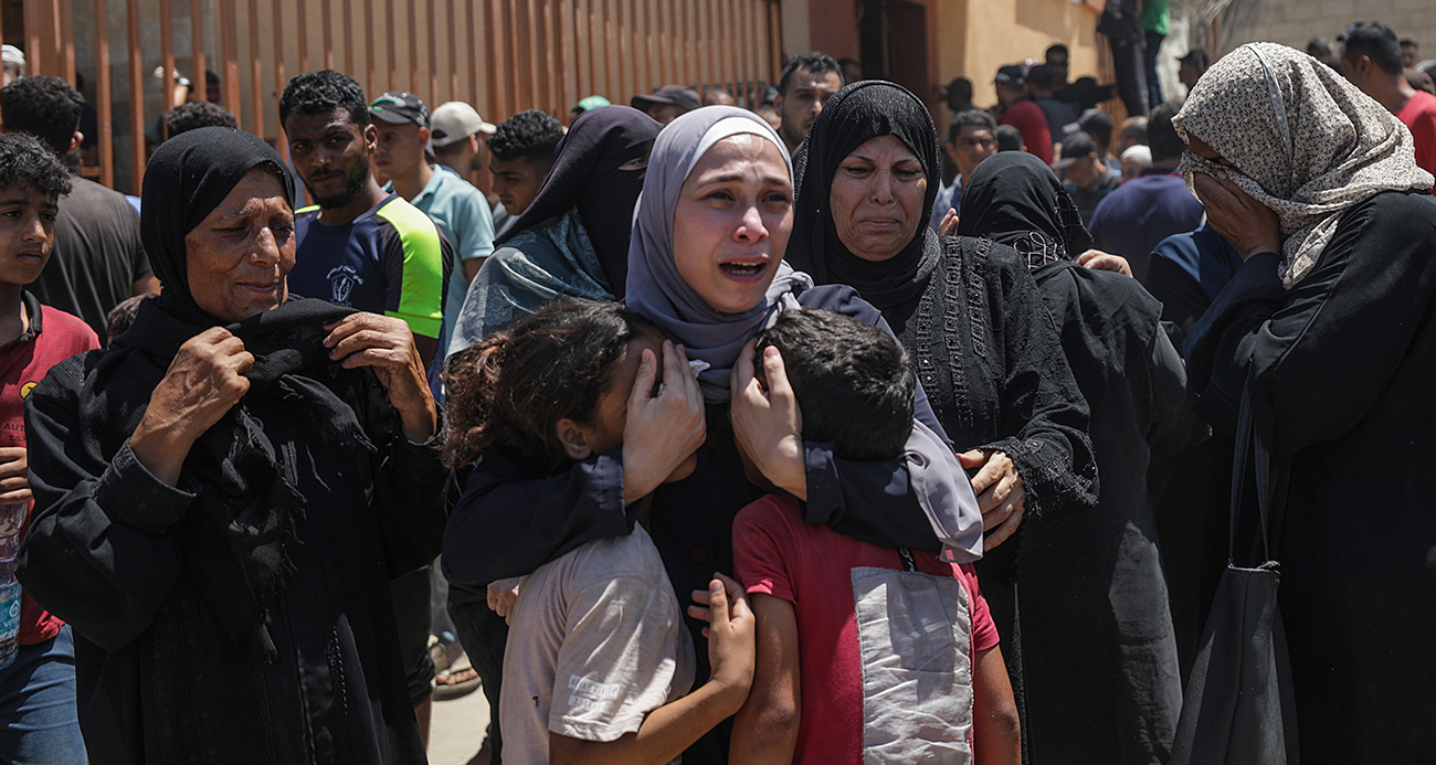 İsrail&#039;in Gazze&#039;de camiyi hedef aldığı saldırıda can kaybı 17&#039;ye yükseldi