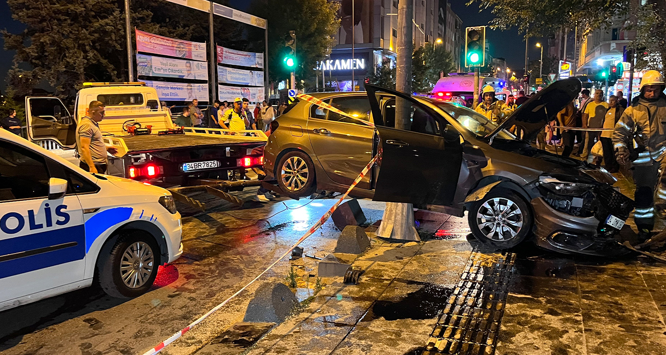 Esenler’de otomobil sürücüsü önce minibüse, ardından yayaya çarptı
