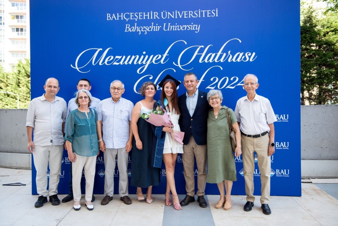 BAU’lu 6 bin mezun geleceğe uğurlandı