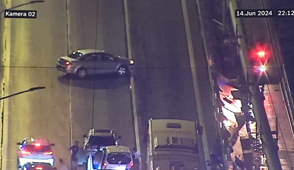 15 Temmuz Şehitler Köprüsü’nü ‘SMA’ yazılı araçla trafiğe kapatan sanık hakim karşısında