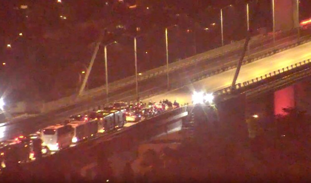 15 Temmuz Şehitler Köprüsü’nü ‘SMA’ yazılı araçla trafiğe kapatan sanık hakim karşısında