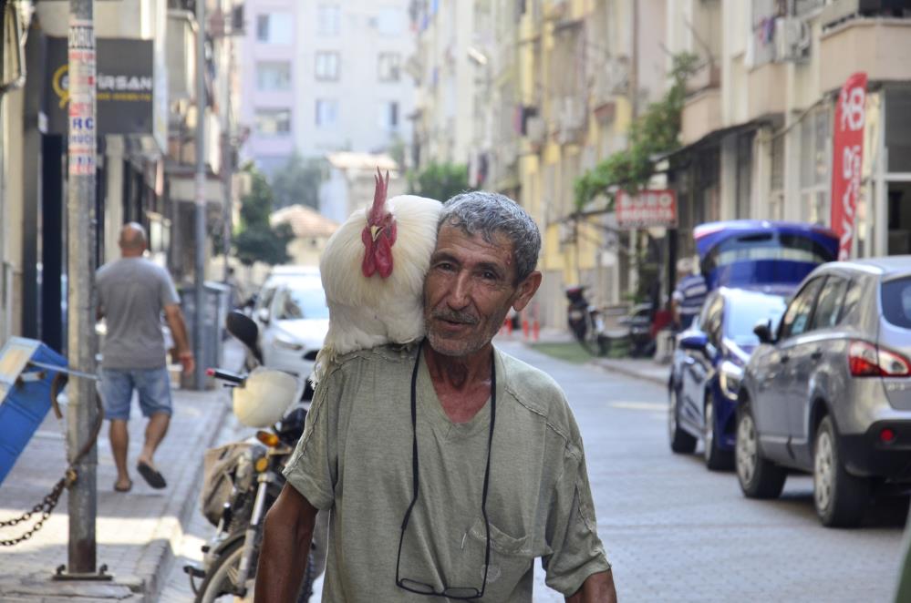 Gören dönüp bir daha bakıyor