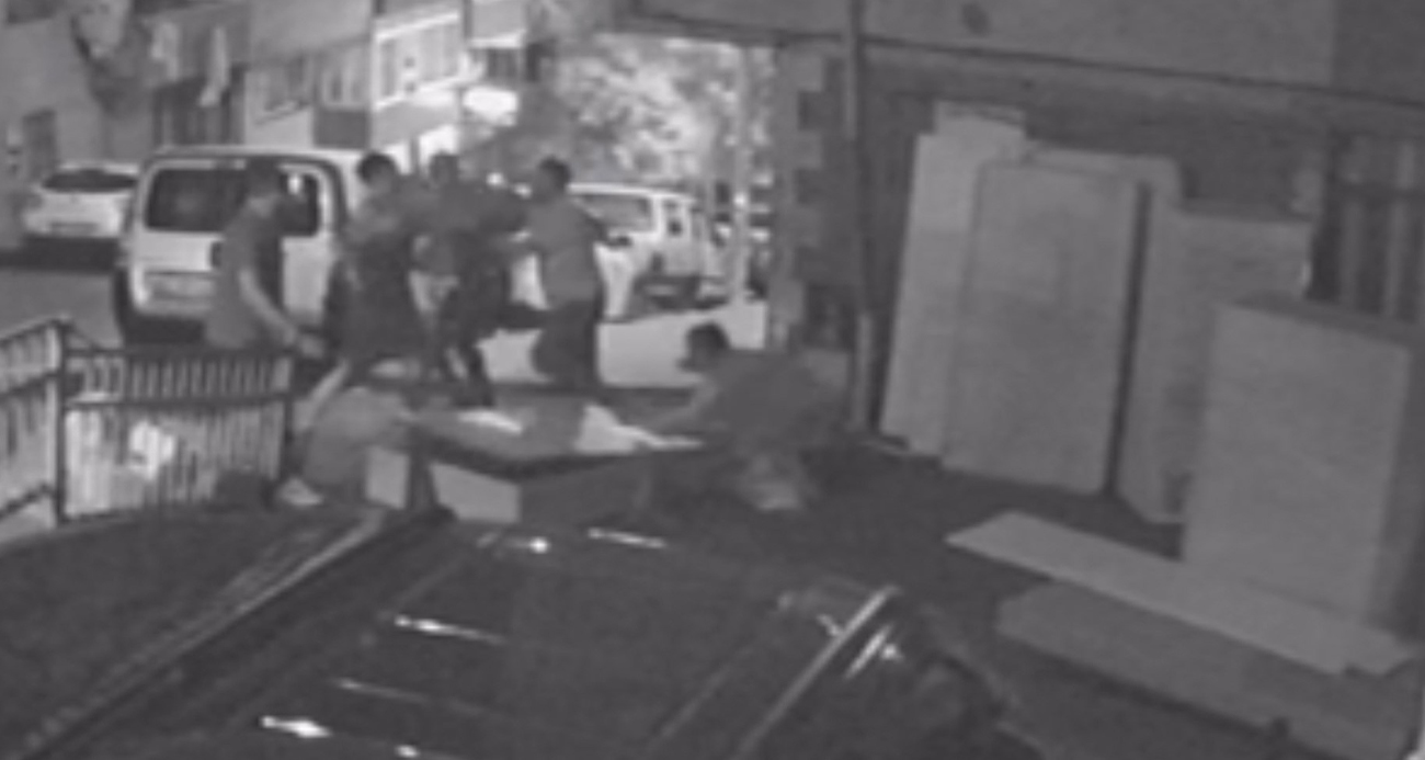 İstanbul’da anne ve oğluna “uyarı” dayağı: 4 saldırgan öldüresiye darbetti