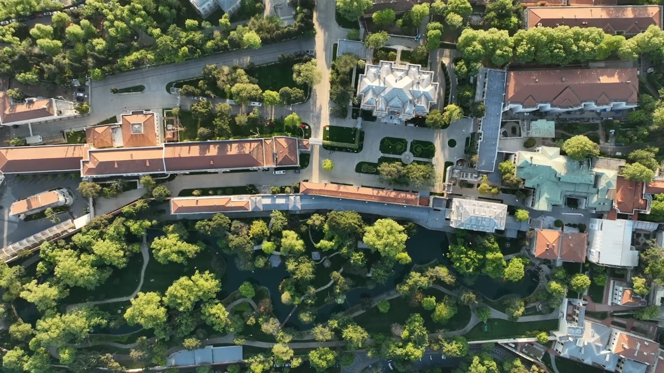 Yıldız Sarayı’nı perdelerine kadar yağmalamışlar