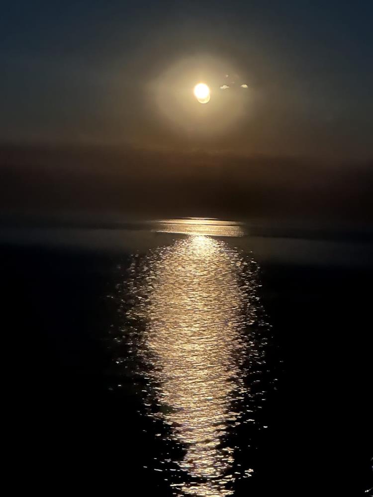 Van Gölü’nde dolunay güzelliği