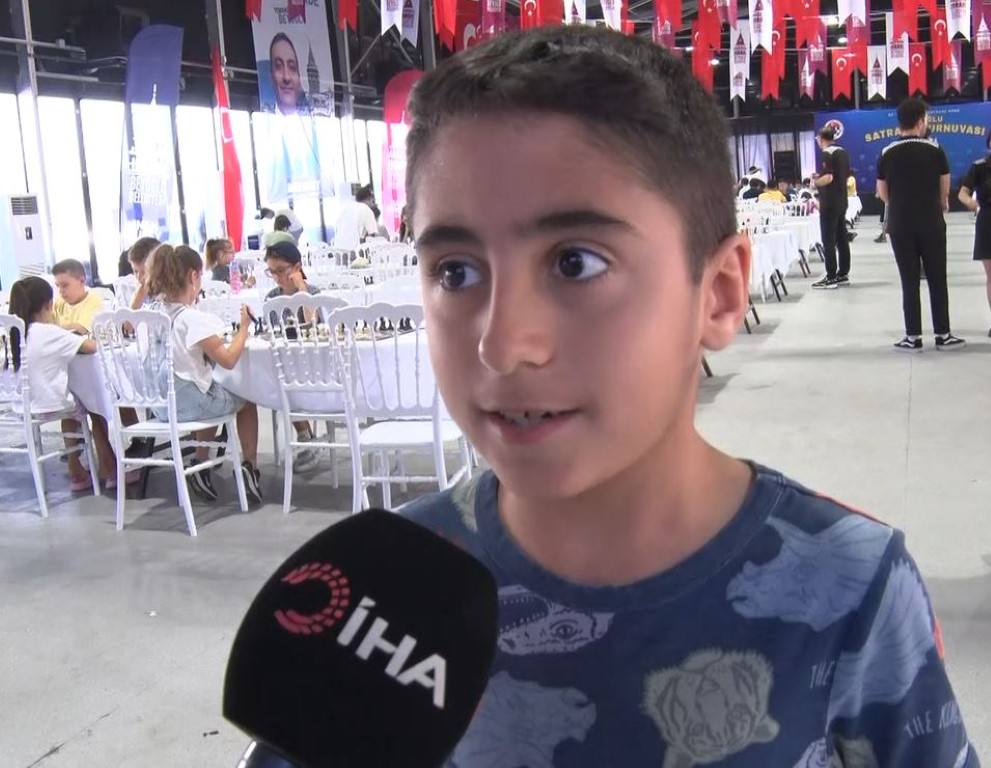 Satranç turnuvasında dereceye giren öğrenciler ödüllendirildi