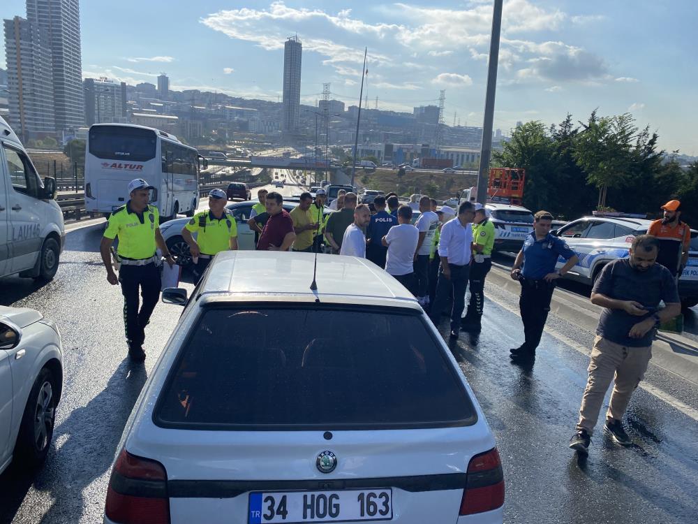 E-5 karayolunda yağmur sonrası 15 araçlı kaza