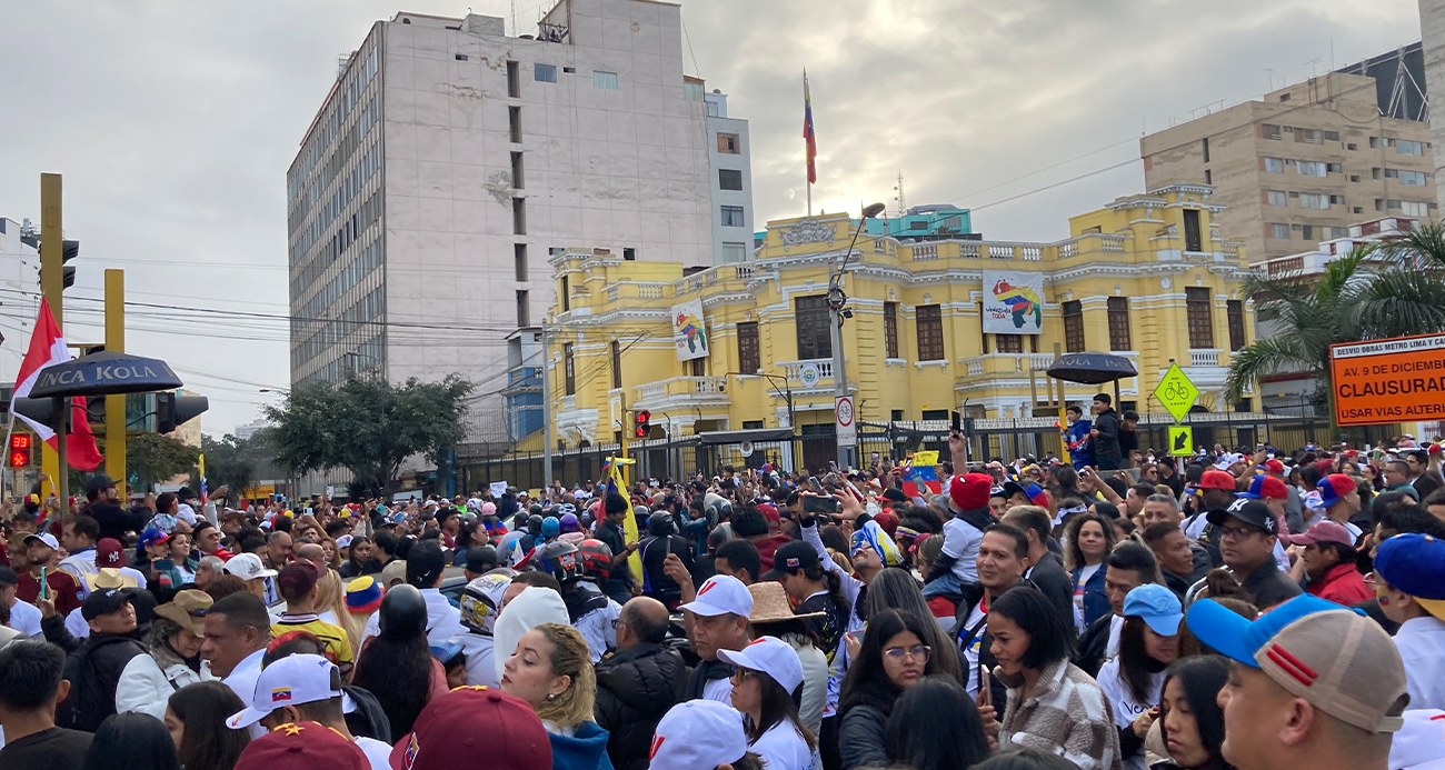 Güney Amerika'daki Venezuelalılardan Maduro protestosu