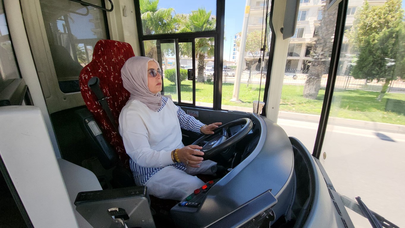 Adıyaman’ın ’Şoför Nebahat’ları direksiyon başında