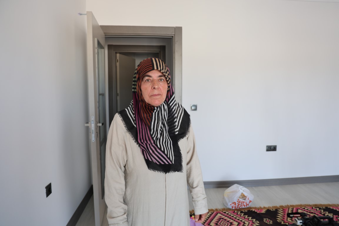 Depremzedeler bir bir evlerine kavuşuyor