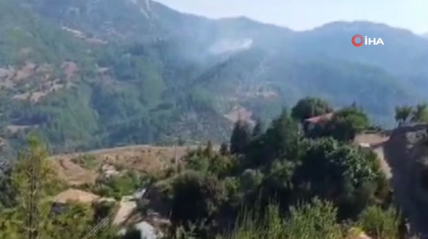 Adana’da orman yangınına müdahale eden helikopter düştü