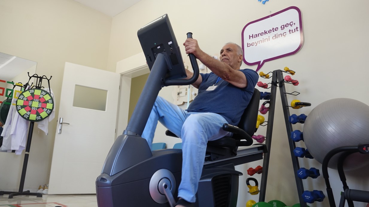 Alzheimer hastalarının huzur bulduğu mekan: Moral Evi