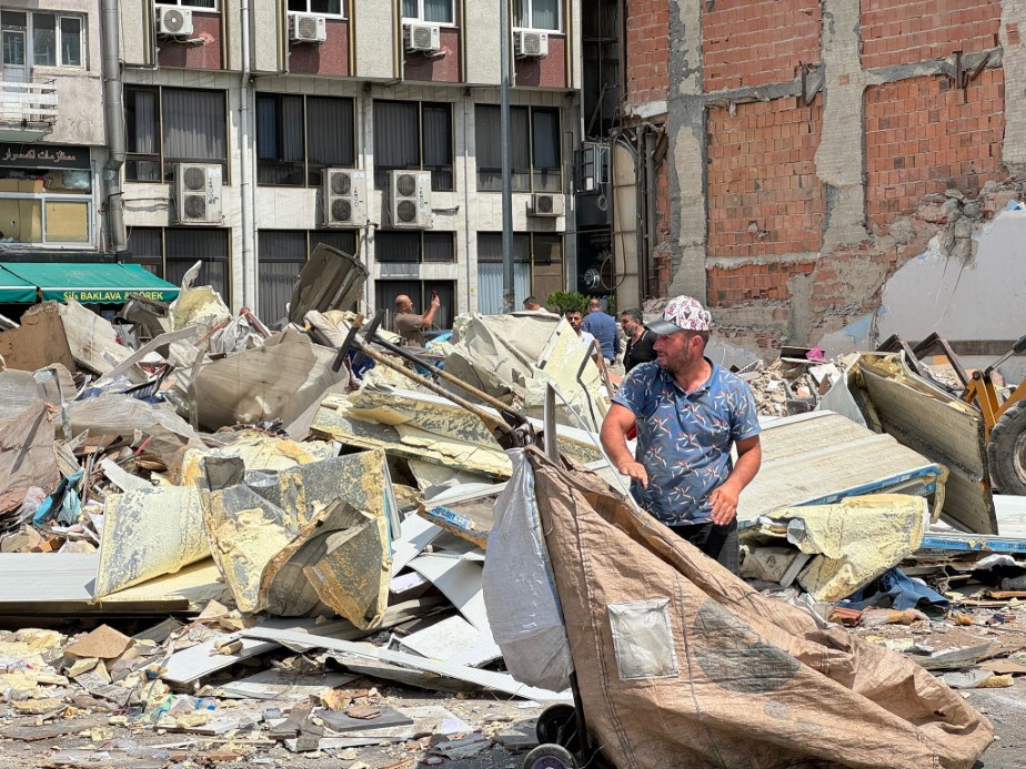 Uluslararası Emniyet Otogarı’nda yıkım: Esnaf İBB’ye tepki gösterdi