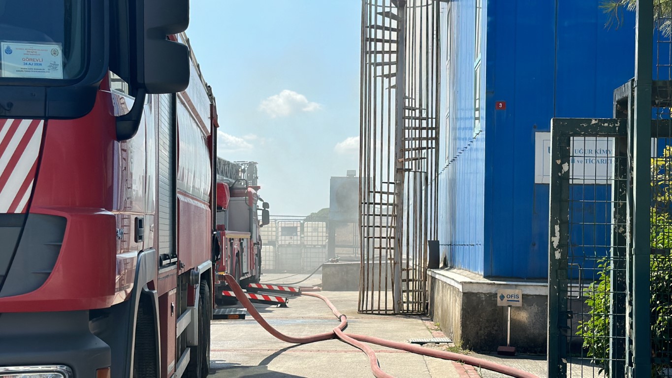 Arnavutköy’de kimya fabrikasında korkutan yangın