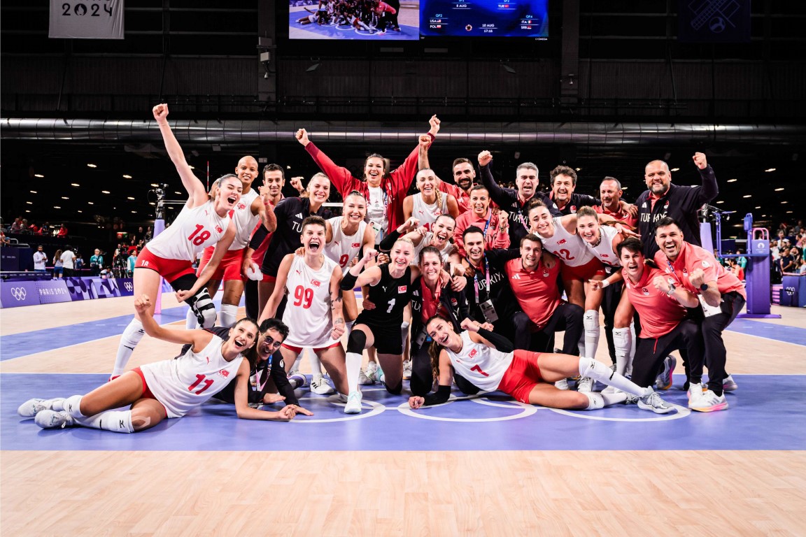 A Milli Kadın Voleybol Takımı, Paris 2024'te yarı finale yükseldi
