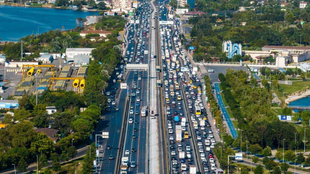 İstanbul E-5’te trafik kaosu