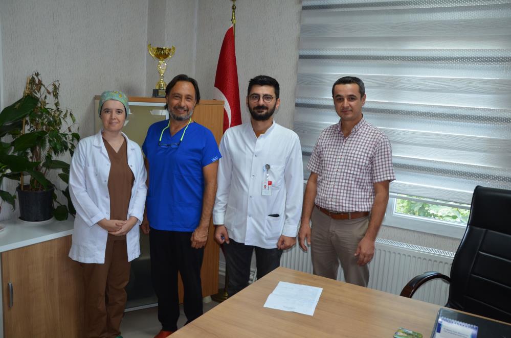 Ağrı şikayetiyle gitti, mesanesinden 1 kilogramlık taş çıkarıldı