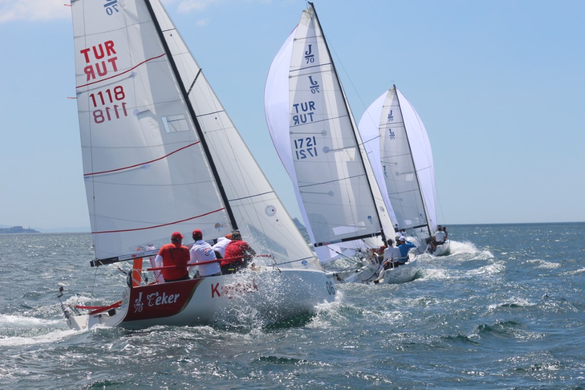 İstanbul’un en büyük yelken festivali TAYK Slam-Eker Olympos Regatta Yelken Yarışları başladı