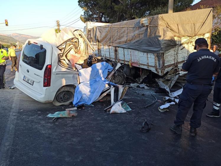 Manisa’da trafik kazası: 4 ölü