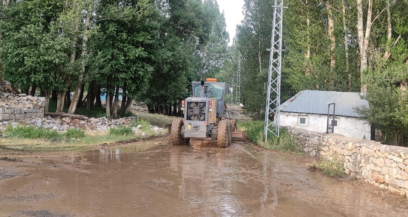 Bingöl’de yağmurun ardından sel meydana geldi