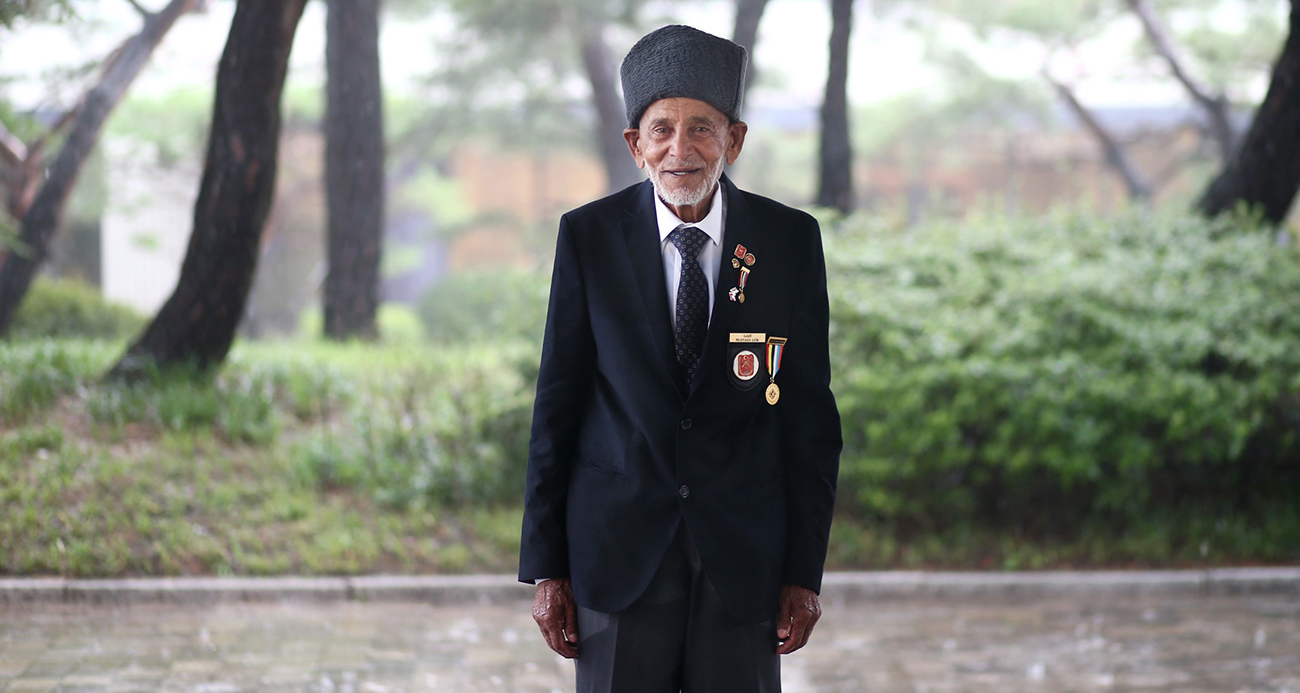 72 yıl aradan sonra savaştığı Kore topraklarını yeniden gören gazi o anları anlattı