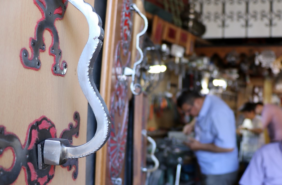 Motifleri ve sesleriyle bin yıllık tarihin kapısını aralıyor