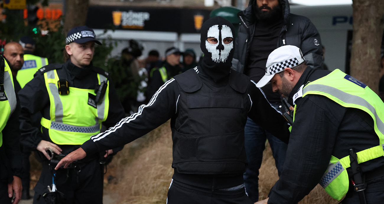 İngiltere’de şiddet olaylarına karıştığı için gözaltına alınanların sayısı bin 24&#039;e yükseldi