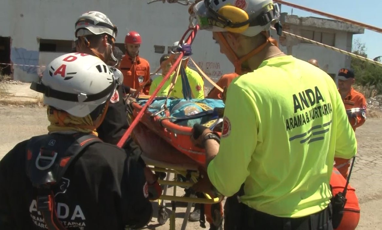 Marmara Depreminin 25inci ylnda Silivride geni apl deprem tatbikat