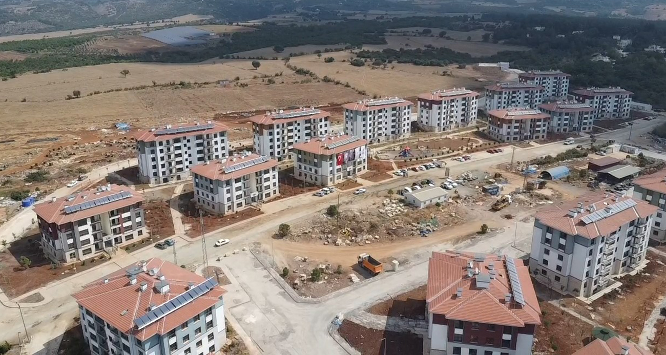 Osmaniye’de depremzedeler yeni yuvalarının kapılarını açıyor