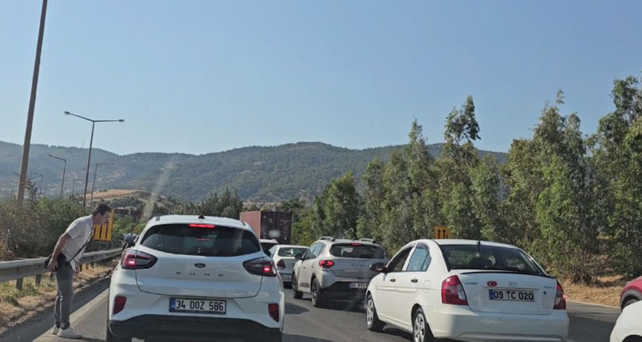 Kuru otların olduğu bölüme sigarasını atan sürücüye sanatçı Yıldırım Yıldızdoğan müdahale etti