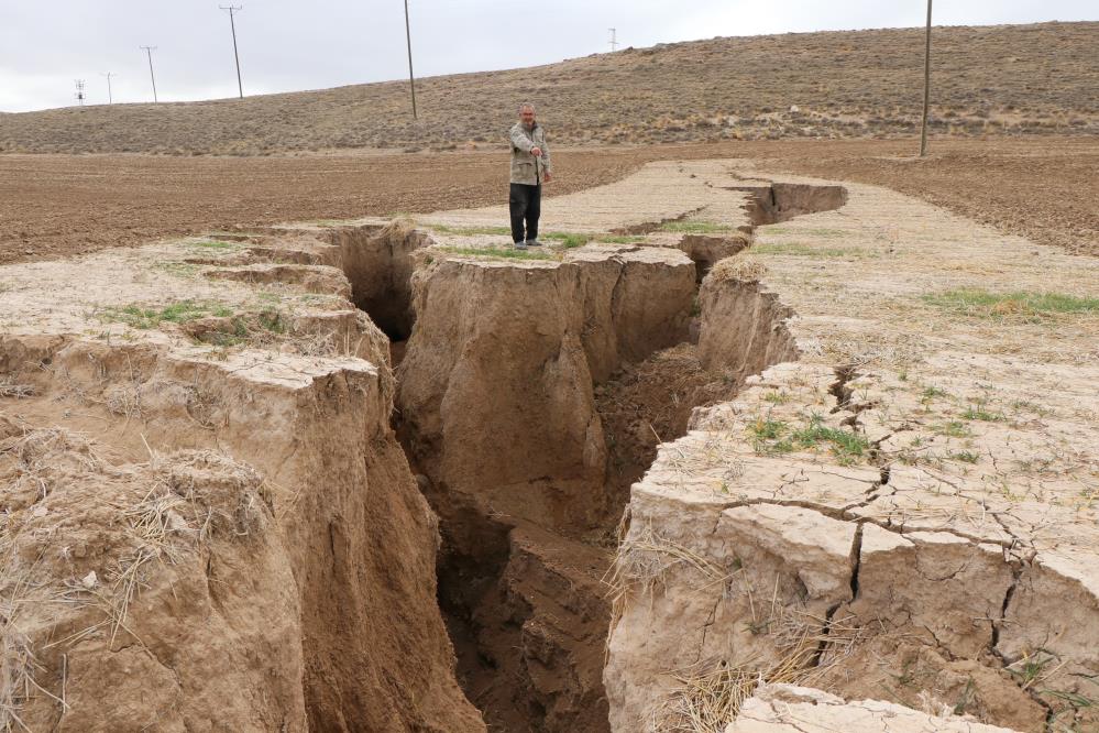 Konya Ovasında yeni obruklar oluşuyor, yeraltı su seviyesinde 1 yılda yaklaşık 20 metre düşüş var