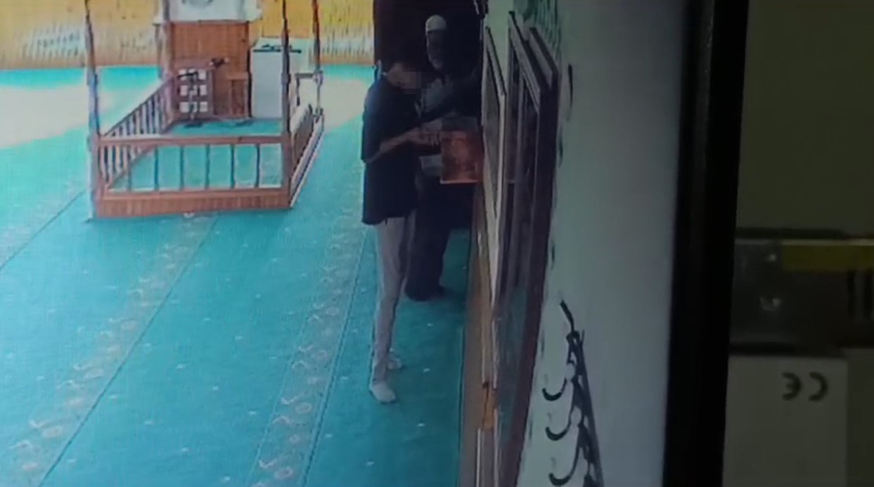 "Tamirciyim" dedi, 6 dakikada 5 bin liralık hırsızlık yaptı