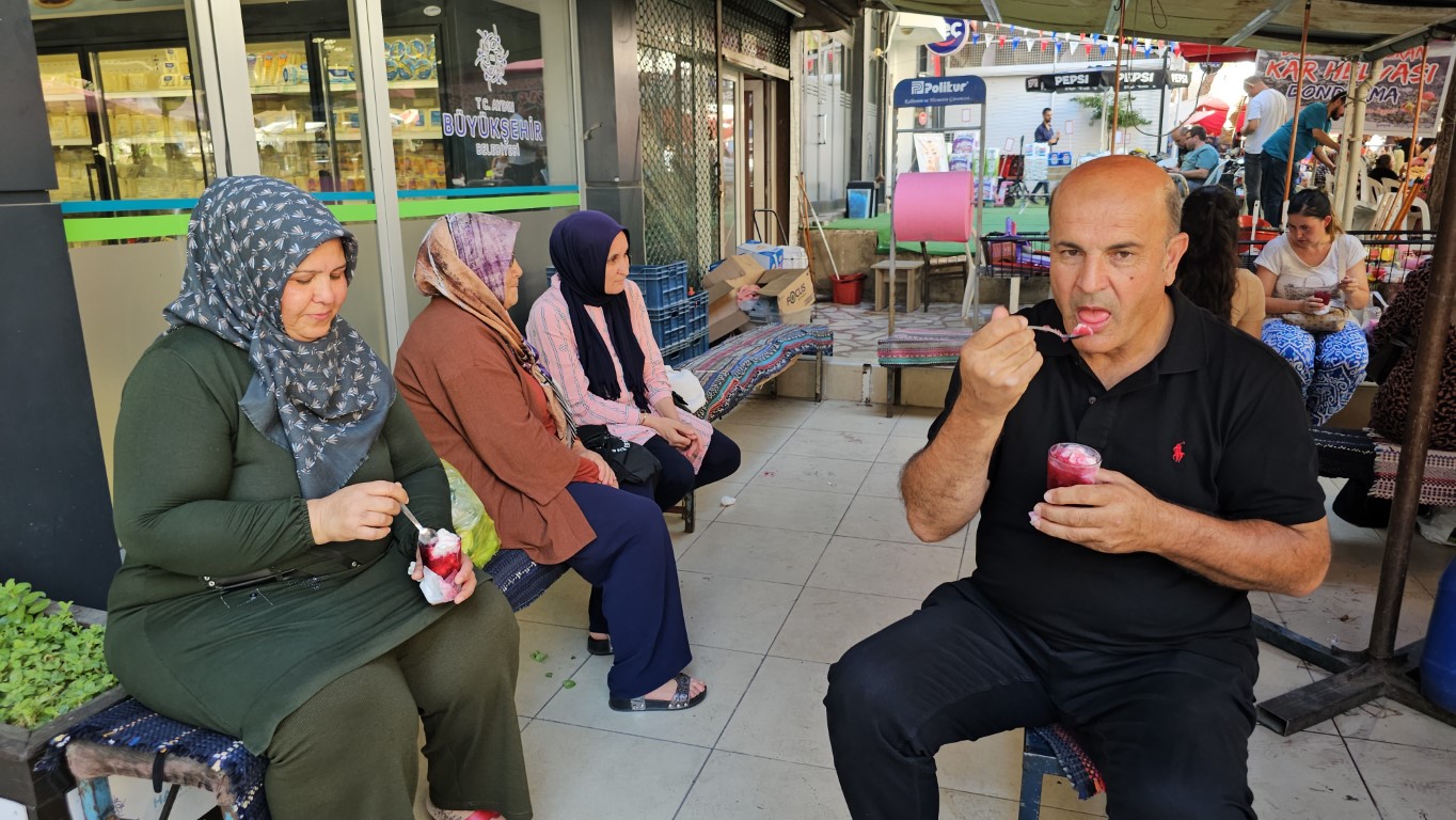 Kavurucu sıcaklarda serinleten tescilli lezzet: Kar helvası